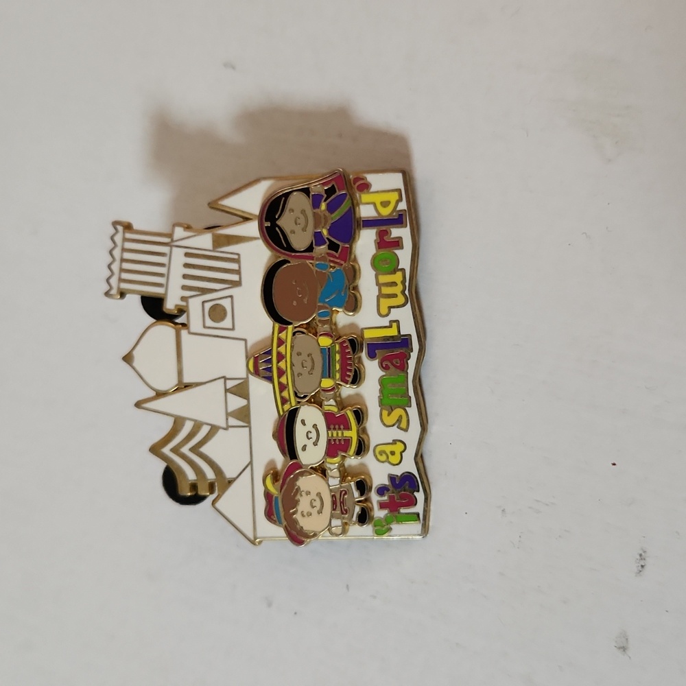 Disney 2007 It's A Small World Trading Pin